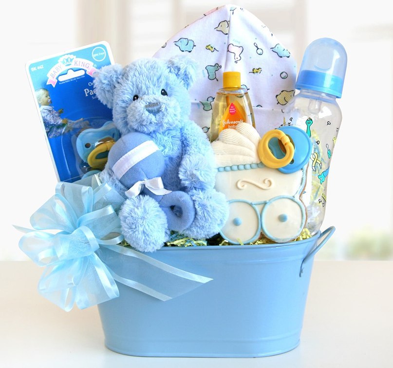 Полезные подарки для новорожденных мальчиков в Москве